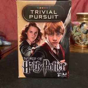 NEW World of Harry Potter Warner Bro USAopoly Trivial Pursuit Bite-Size Edition